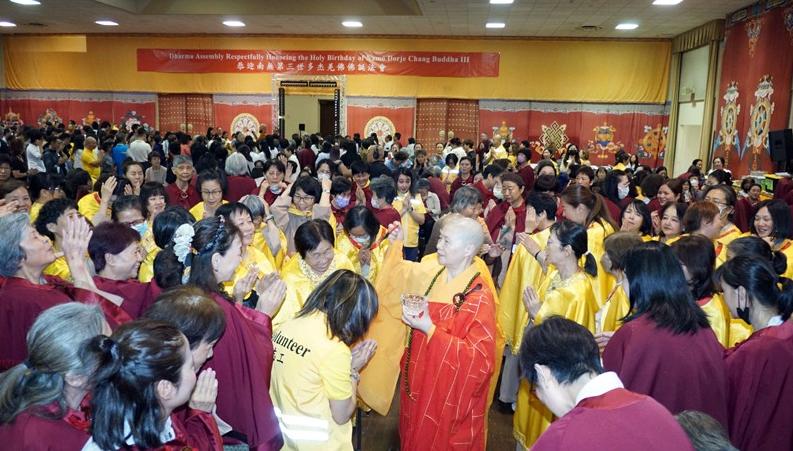 2026年 欢庆南无第三世多杰羌佛佛诞 《南无第三世多杰羌佛经藏总集》新卷面世 海内外千人共沐正法