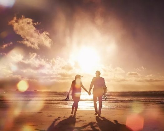 【情人节话题】这对夫妻很“怪”,结婚 12 年不同床,却成就了这个世间最美的情话